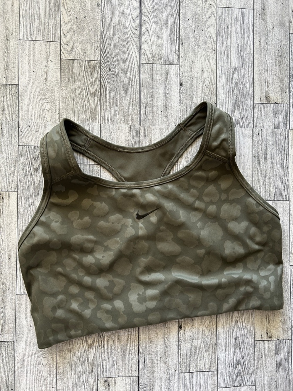 *closet clean out* Nike pro dri fit swoosh leopard Sports Bra size L